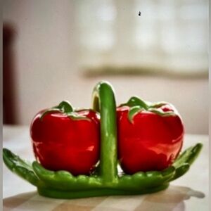 ❤️ ANTHROPOLOGIE TOMATO DOLOMITE SALT & PEPPER SHAKERS NEW